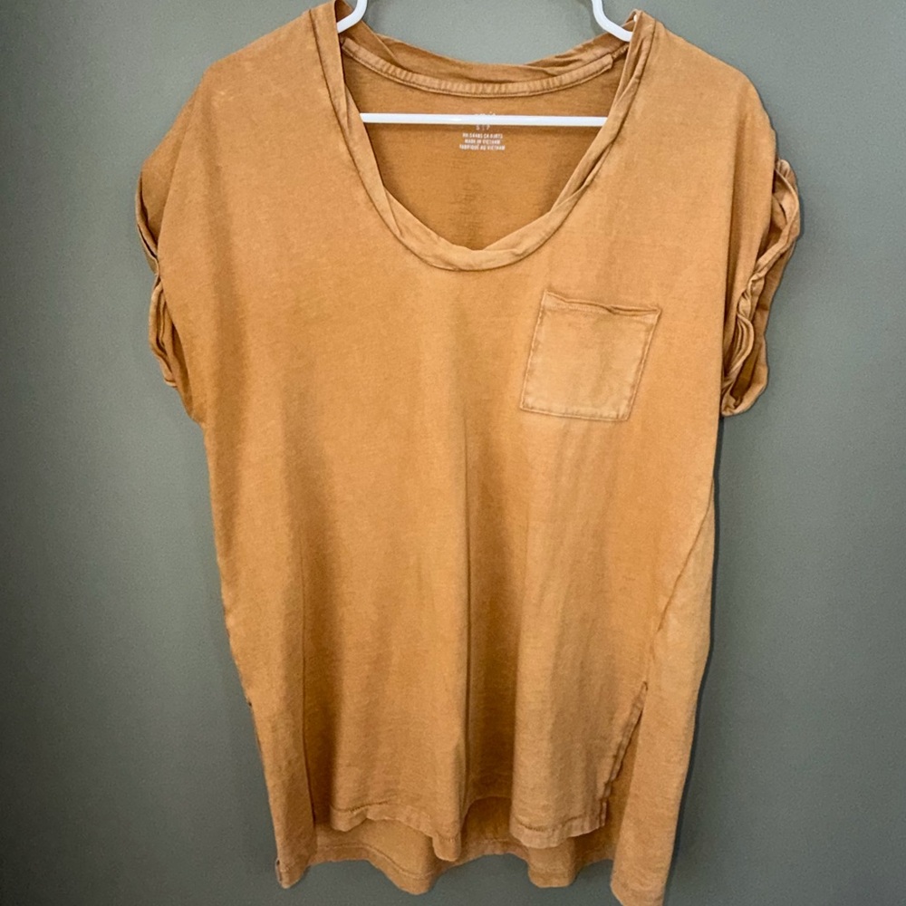 Aerie Mustard sz Small V-Neck Oversize T-Shirt with Pocket